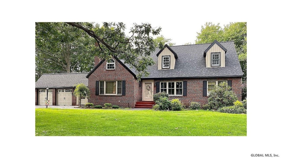 14 Continental Rd, Schenectady, NY 12306 - photo 1