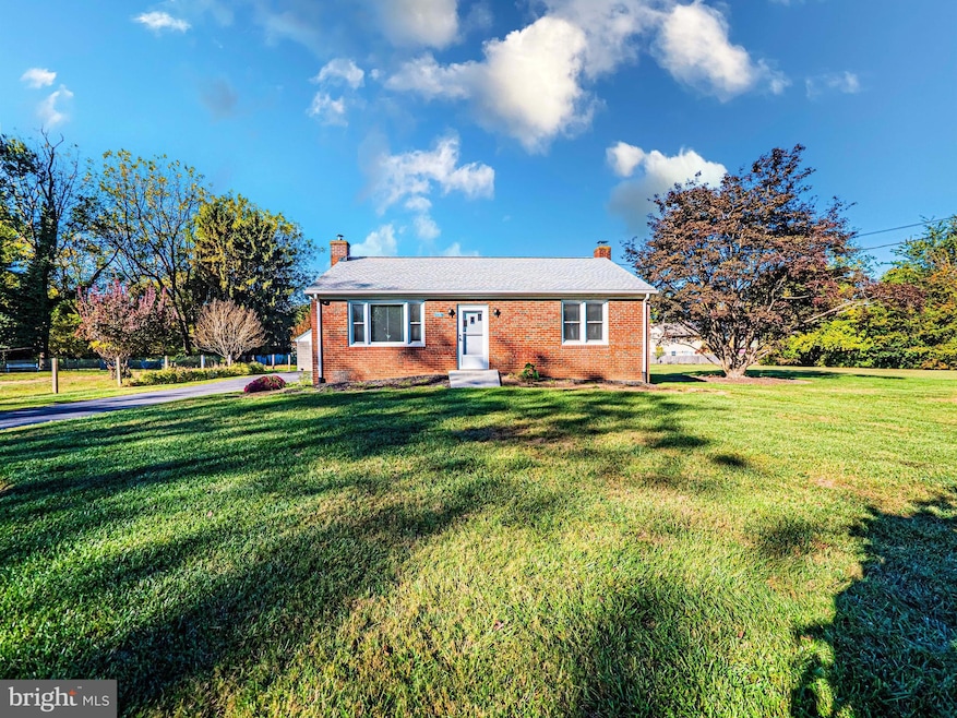 17710 Woodwards Store Rd, Gaithersburg, MD 20877 - photo 1