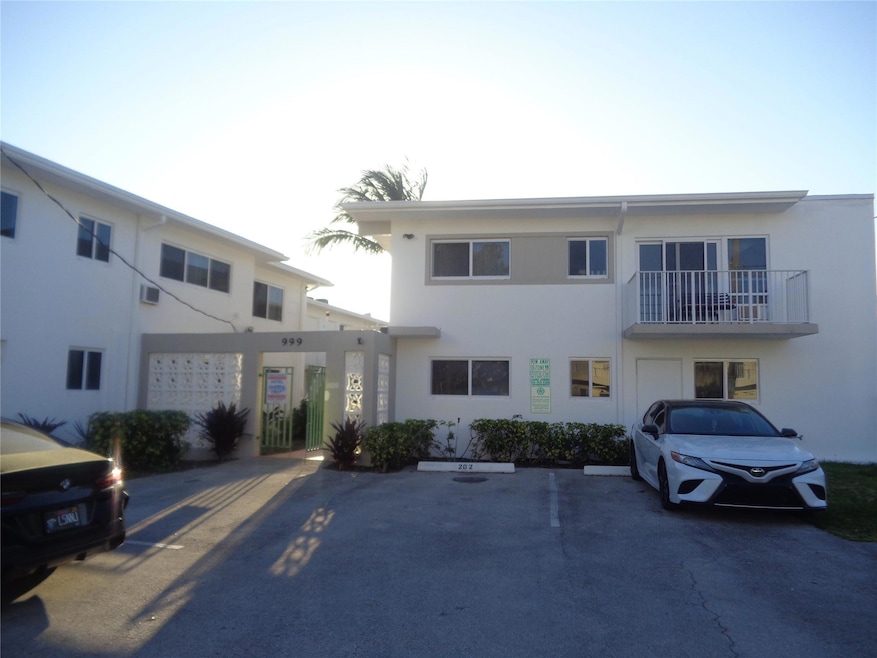 999 S Riverside Dr unit 102, Pompano Beach, FL 33062 - photo 1