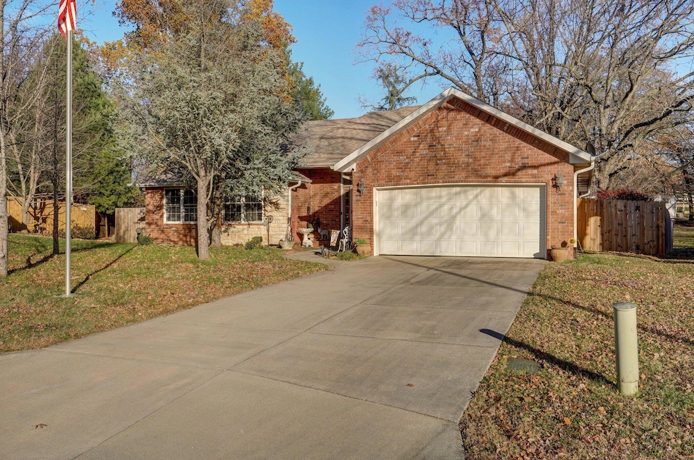 2360 E Monroe St-1