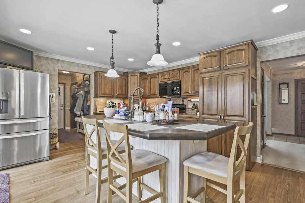 21-web-or-mls-1570GrahamRoad_Hommati102