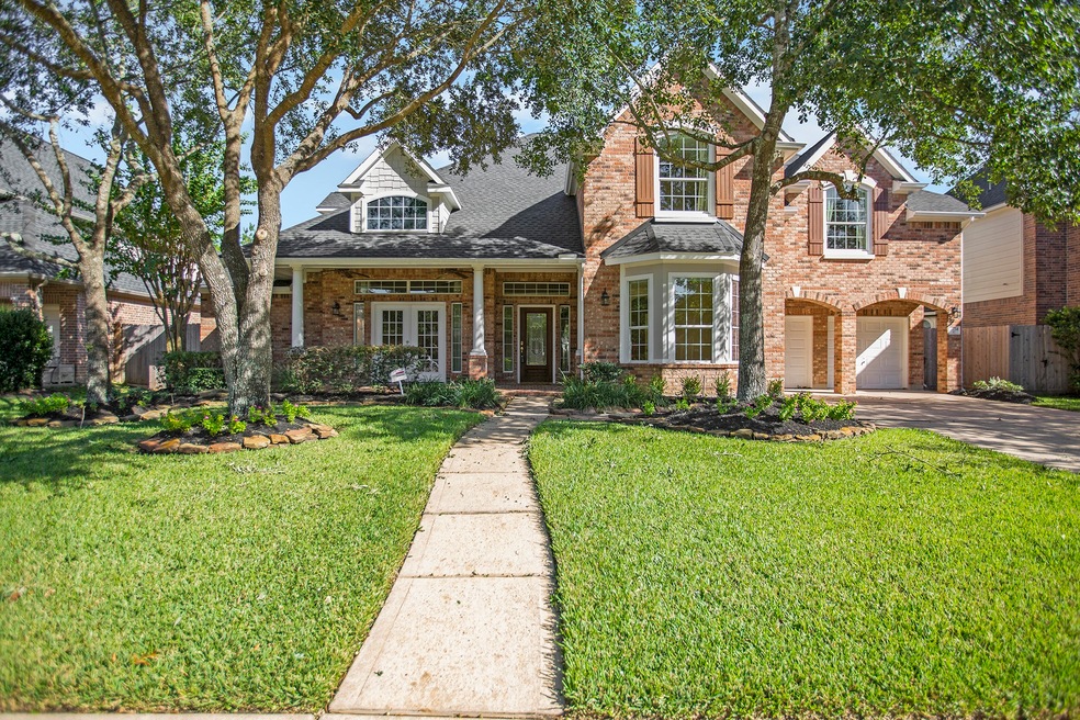 Welcome to 13714 Magnolia Manor Drive.