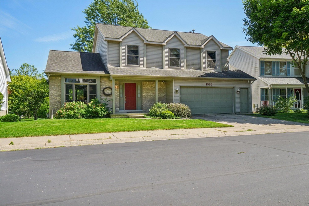 2-web-or-mls-Kelly Green Dr-2406-002
