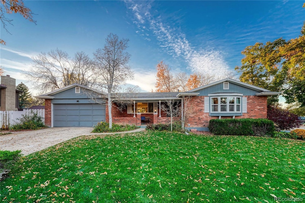 607 S Oswego Ct, Aurora, CO 80012 - photo 1