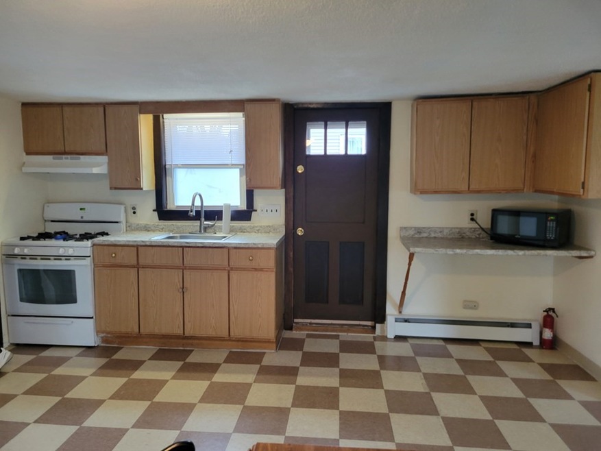 48 Chestnut St unit B, Saugus, MA 01906 - photo 1