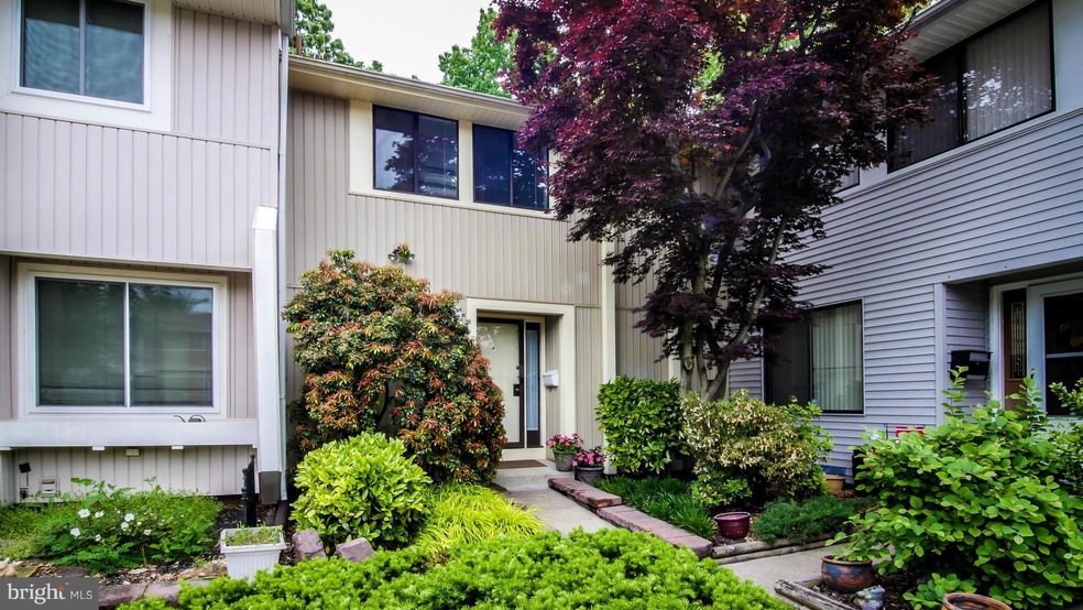 18519 Eagles Roost Dr, Germantown, MD 20874 - photo 1