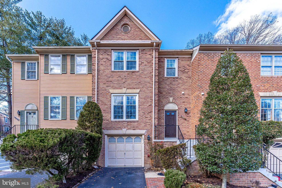 6821 Wild Rose Ct, Springfield, VA 22152 - photo 1