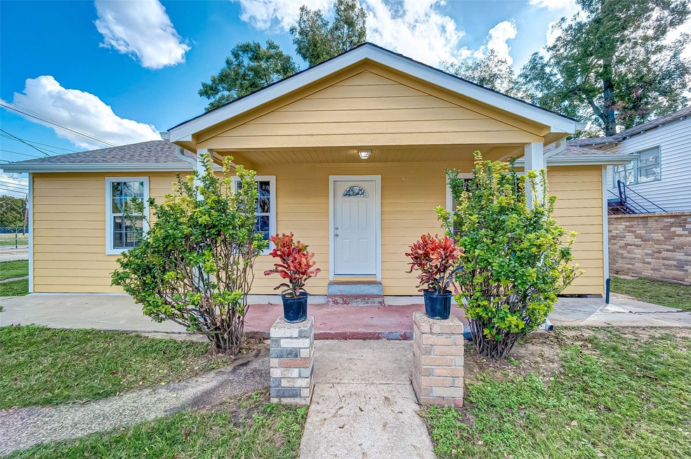 101 Oddo St, Houston, TX 77022 - photo 1