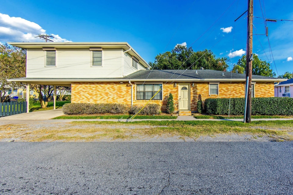 917 Caroline St, Thibodaux, LA 70301 - photo 1