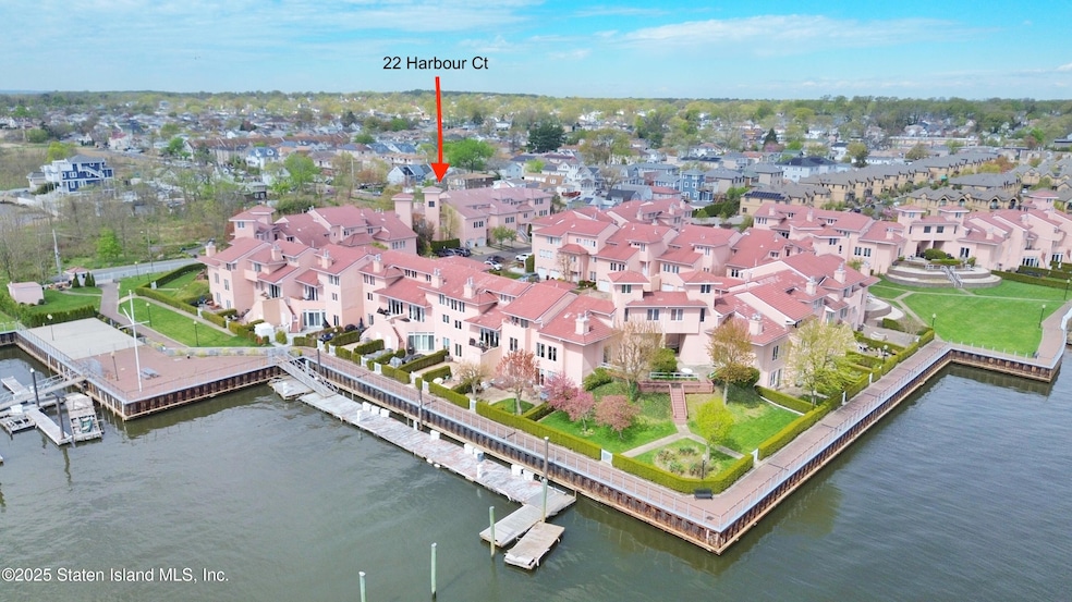 For Sale $749,950 • Co-Listing Agent