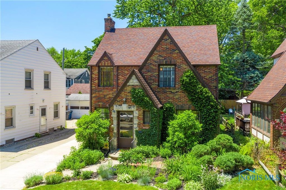 3743 Grantley Rd, Toledo, OH 43613 - photo 1