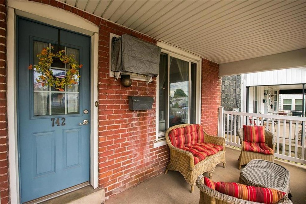742 Chestnut St, Emmaus, PA 18049 - photo 1