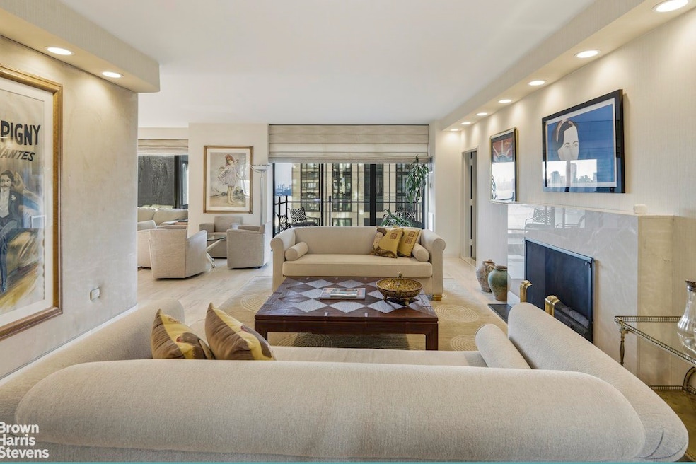 The Sovereign unit 33D, New York, NY 10022 - photo 1