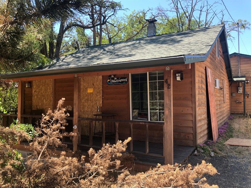 42 SW Western Ave, Grants Pass, OR 97526 - photo 1