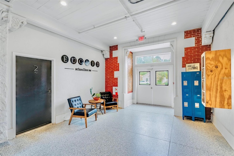 1090 10th St N unit 3, Saint Petersburg, FL 33705 - photo 1