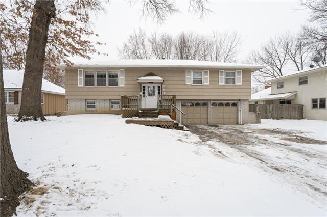 9819 W 56th St, Shawnee, KS 66203 - photo 1