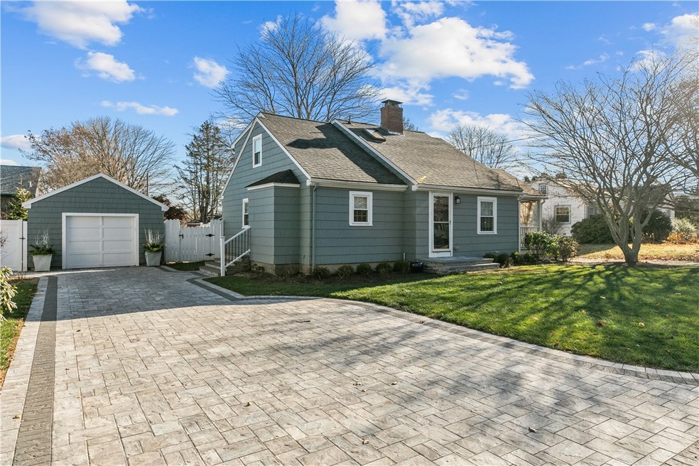 352 Forest Ave, Middletown, RI 02842 - photo 1