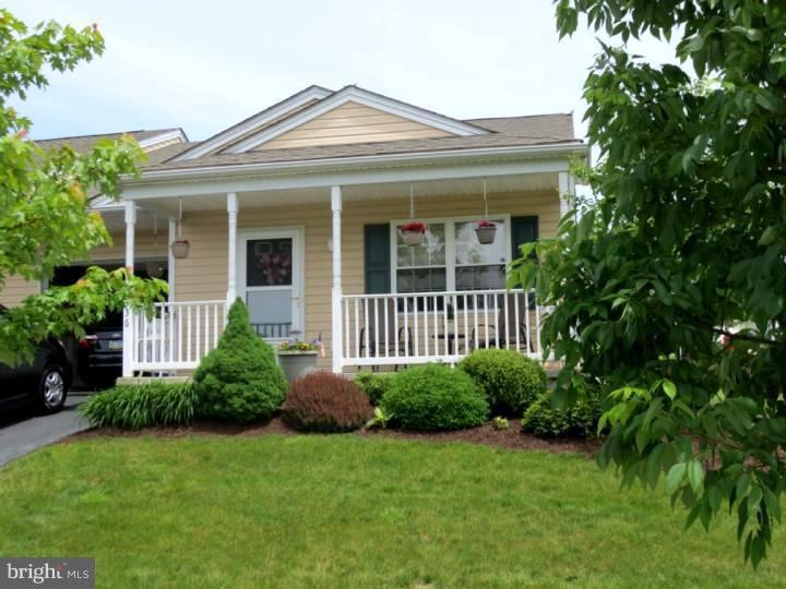 136 W Harmony Dr, Pottstown, PA 19464 - photo 1