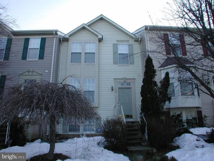 8556 Cabot Ct, Manassas, VA 20111 - photo 1