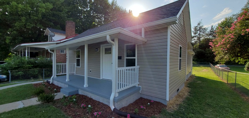 1407 E Watauga Ave, Johnson City, TN 37601 - photo 1