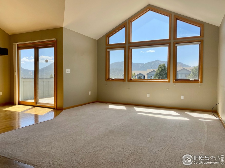 Bright Sunny Great Room with Mountain Views