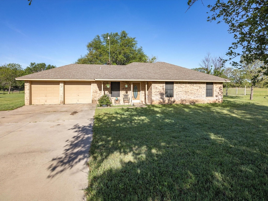 117 Perdue Ln, Weatherford, TX 76085 - photo 1