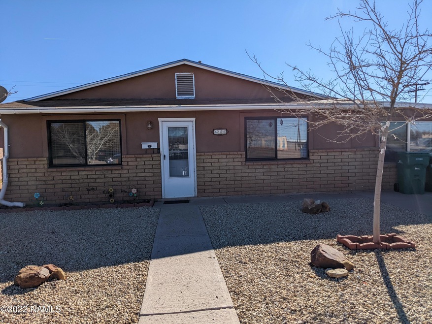 615 W Henderson St, Winslow, AZ 86047 - photo 1