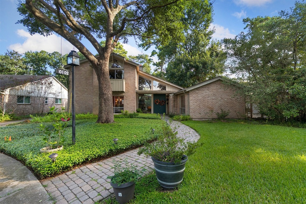 10102 Lynbrook Hollow St, Houston, TX 77042 - photo 1