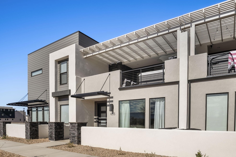 653 W Beach Front Place, Saint George, UT 84770 - photo 1