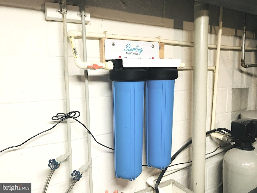 1011 Foxchase Ln, Essex, MD 21221 - photo 1