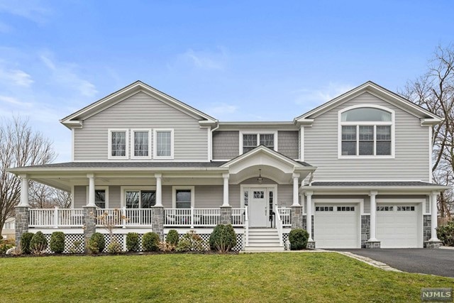 246 Gorden Dr, Paramus, NJ 07652 - photo 1