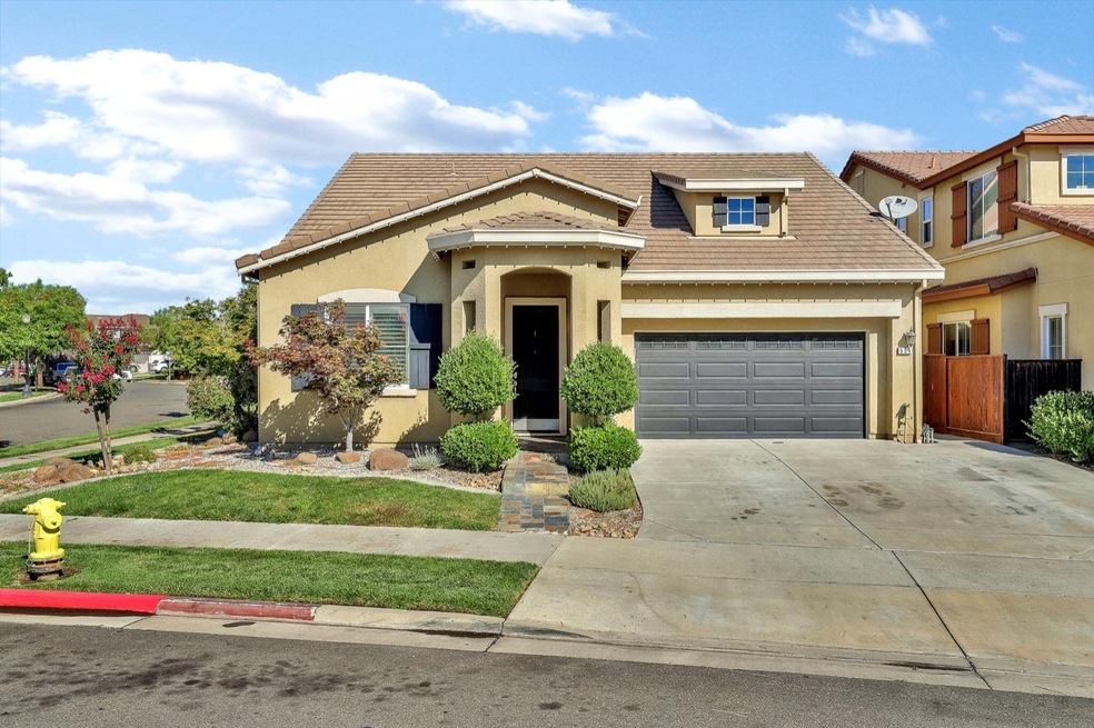 554 Stetson Dr, Oakdale, CA 95361 - photo 1