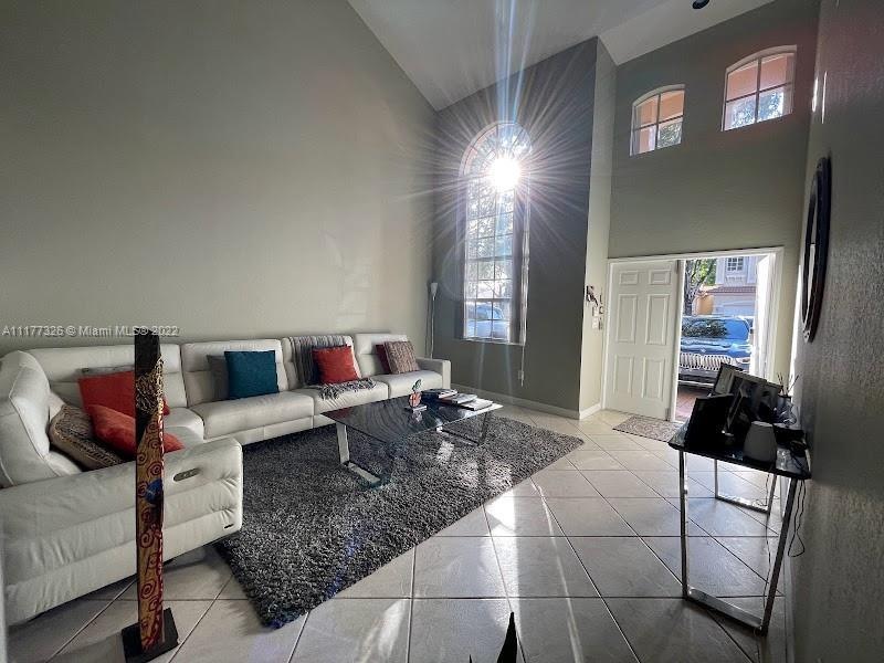 6681 NW 107th Ct, Doral, FL 33178 - photo 1