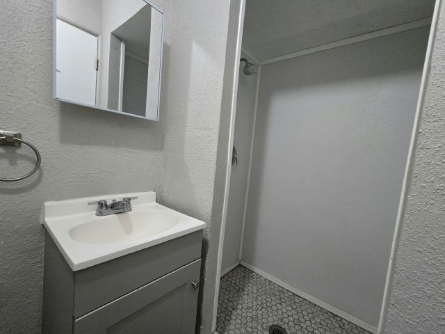 12840 Seminole Blvd unit 8A, Largo, FL 33778 - photo 1