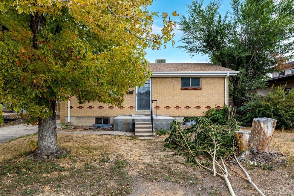 Under Contract $400,000