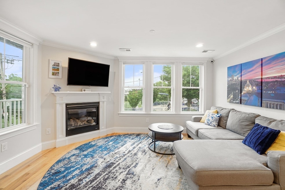 280 E Eagle St unit 2, Boston, MA 02128 - photo 1