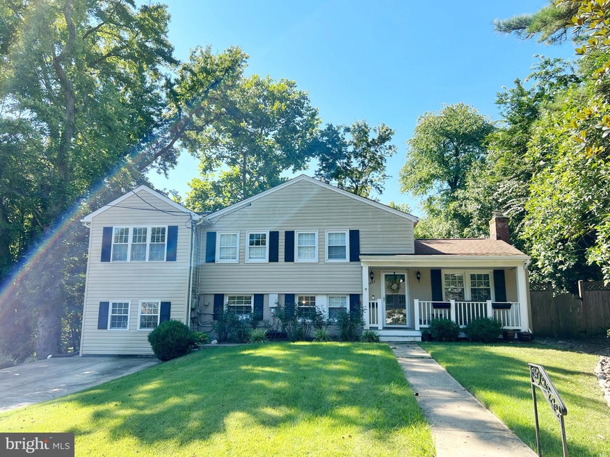 1403 Wake Forest Dr, Alexandria, VA 22307 - photo 1