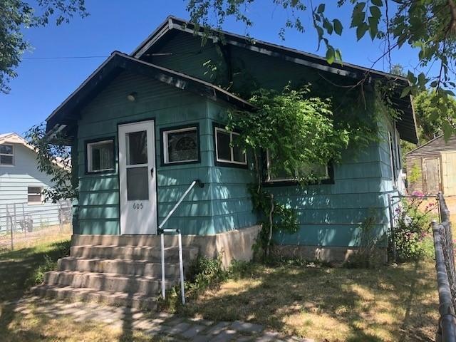 605 Delta St, Klamath Falls, OR 97601 - photo 1