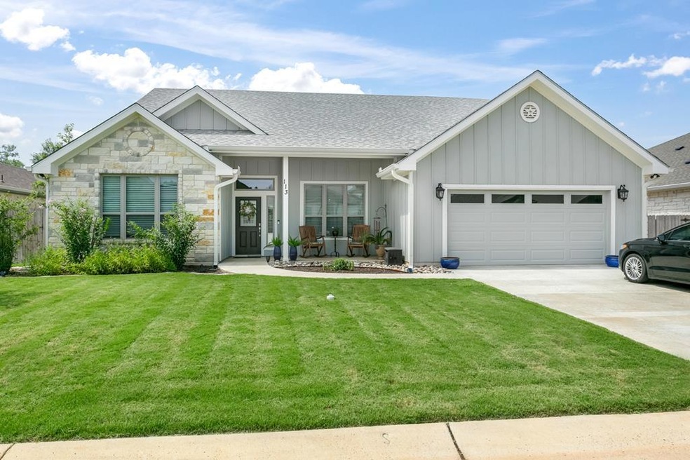 113 Parlin Ln, Fredericksburg, TX 78624 - photo 1