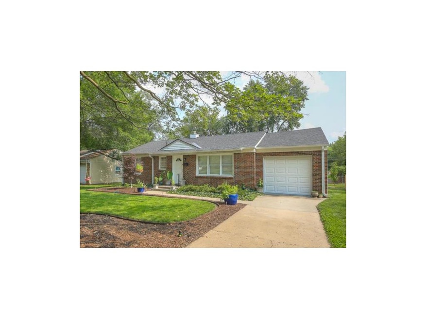 NICELY LANDSCAPED FRONT YARD