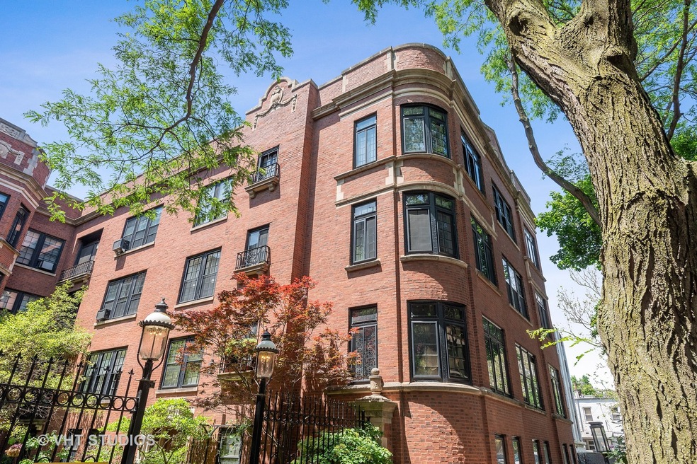 2916 N Pine Grove Ave unit 3, Chicago, IL 60657 - photo 1