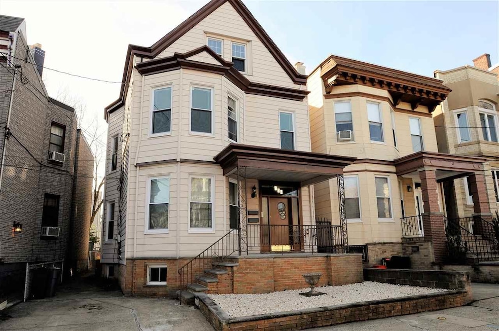 119 Shippen St unit 2, Weehawken, NJ 07086 - photo 1