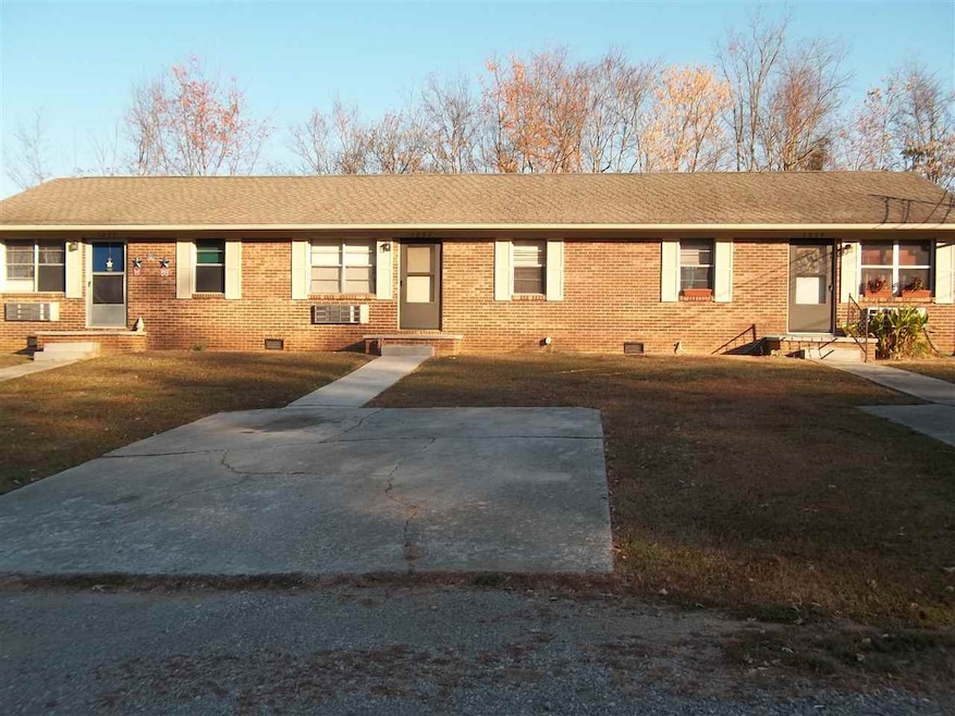 1635 Meadowview Ln, Morristown, TN 37814 - photo 1