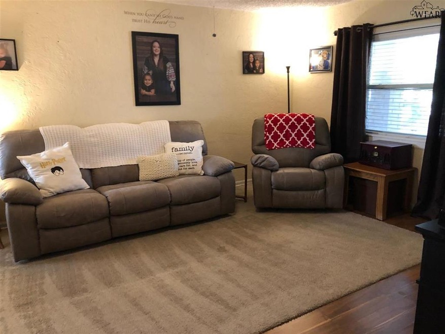 1323 Montgomery St, Wichita Falls, TX 76302 - photo 1