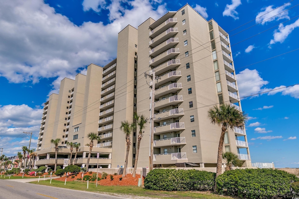 View of apartment building / complex