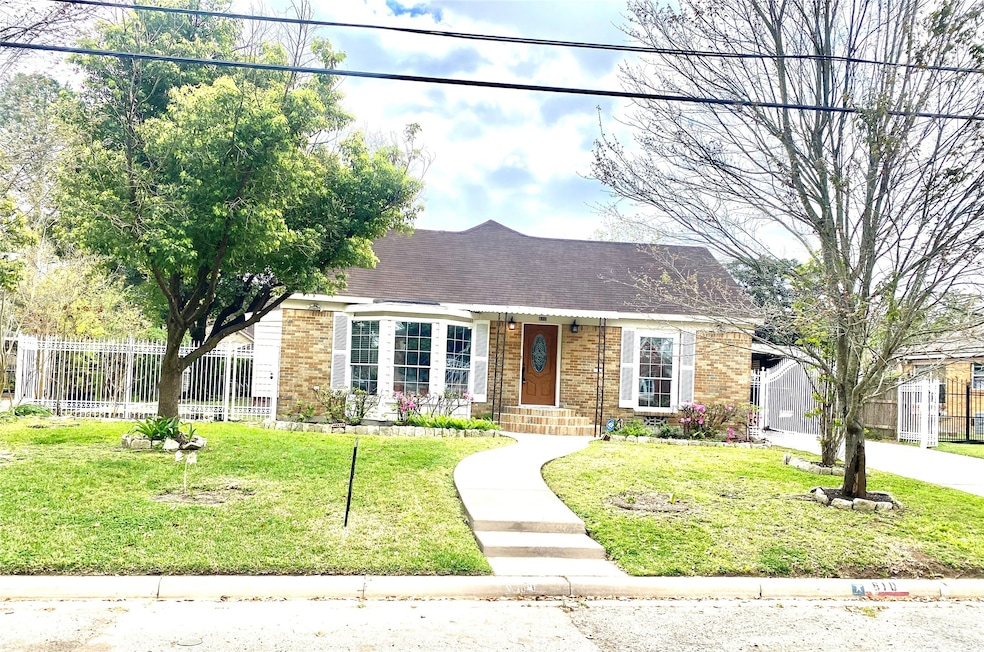 610 Fairbanks St, Houston, TX 77009 - photo 1