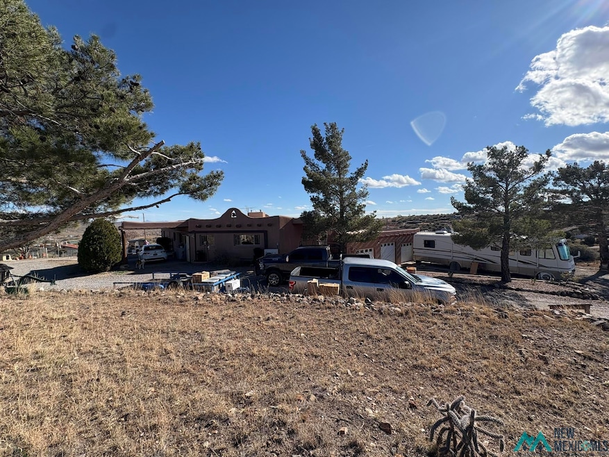 521 E Trailing Heart Dr, Silver City, NM 88061 - photo 1