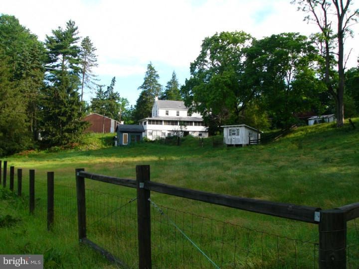 4572 Limeport Pike, Zionsville, PA 18092 - photo 1