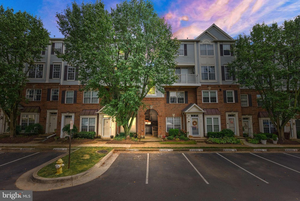 1724 Kingsgate Ct unit 302, Alexandria, VA 22302 - photo 1