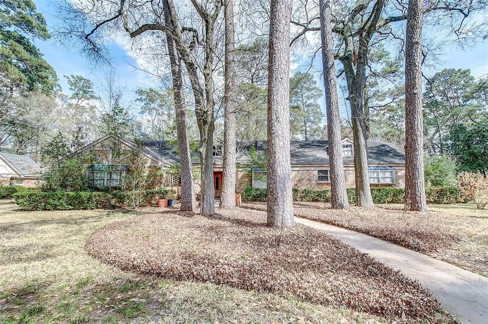 302 Chapel Belle Ln, Houston, TX 77024 - photo 1